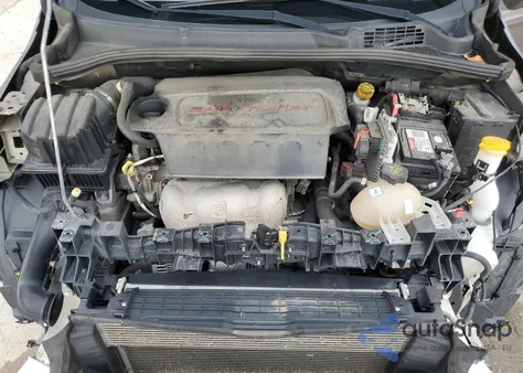 2016 Fiat 500X Trekking Plus из США, поврежденный, VIN ZFBCFYET5GP411766